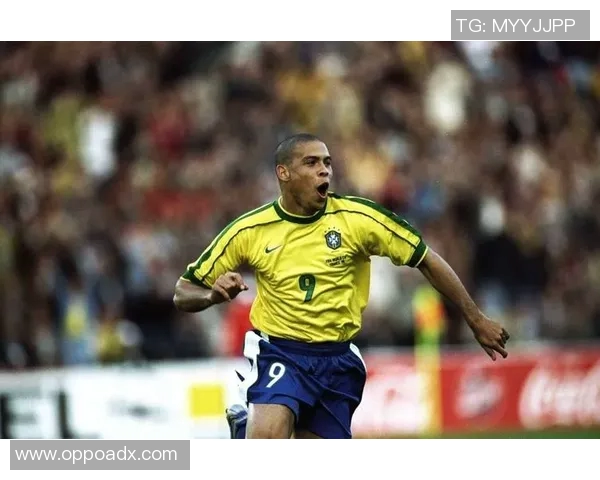 全球足球三十号球星排名第一的精彩表现与背后故事揭秘